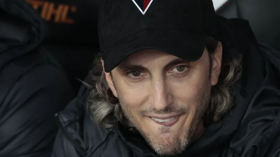 Zubeldía leva dois jogos de suspensão por reclamação contra Atlético-MG