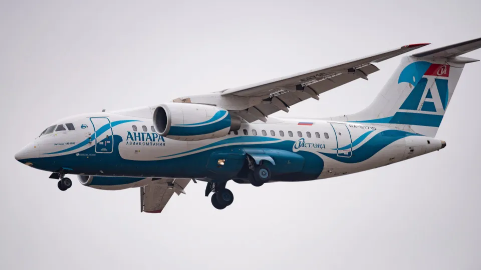 Avião cai na Rússia com cerca de 50 a bordo; todos teriam morrido