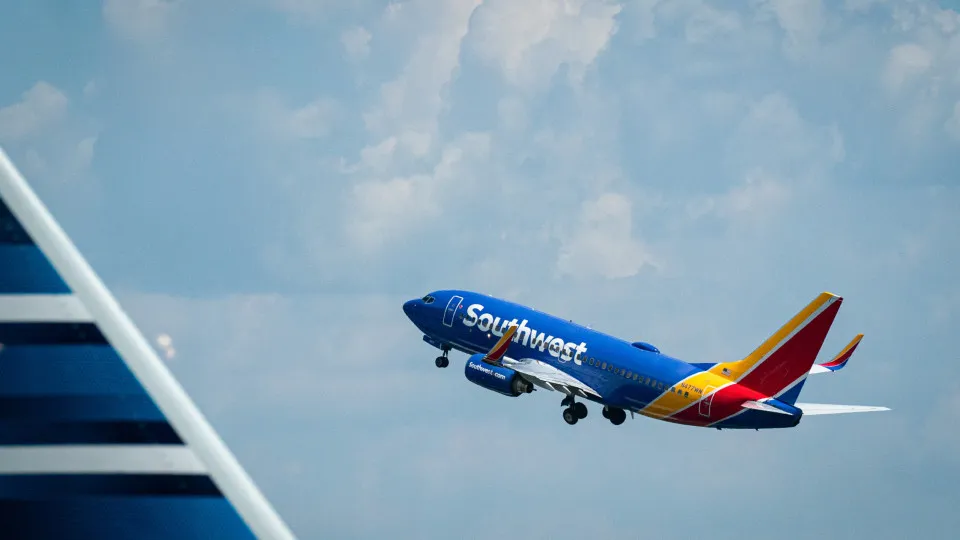 Avião fez “manobra agressiva” para não colidir nos EUA; vídeo