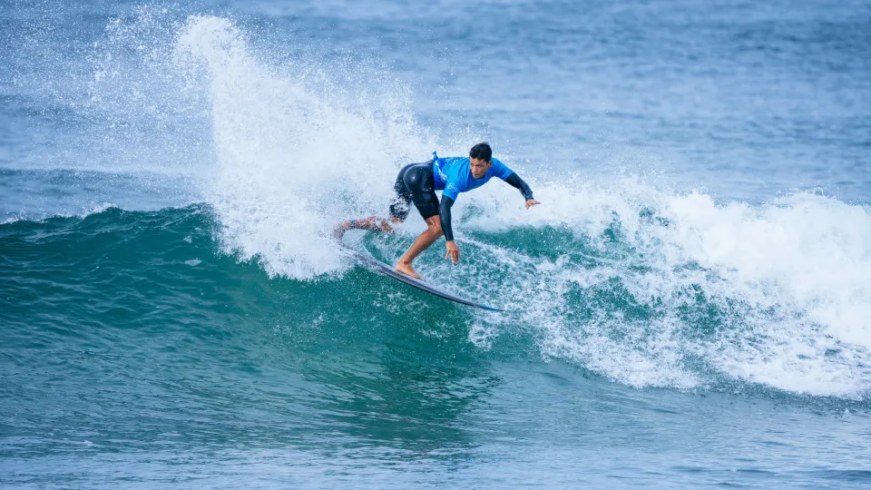 Brasil busca reação nos EUA após início morno na divisão de acesso do surfe