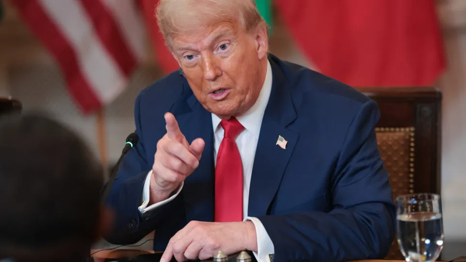 Carta em que Trump taxa Brasil em 50% cita ‘caça às bruxas’ a Bolsonaro