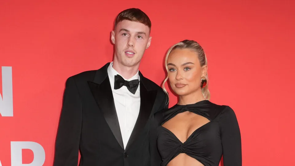 Cole Palmer deixa de seguir namorada após confessar “momento difíceis”