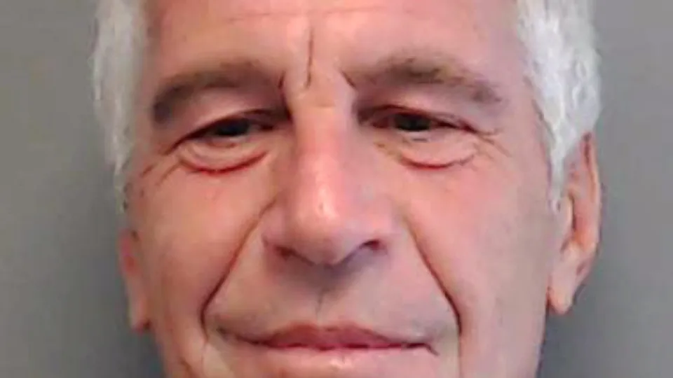 Departamento de Justiça e FBI confirmam que Epstein se suicidou e descartam possível ‘lista de clientes’