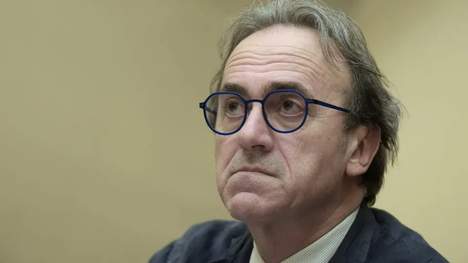 Deputado italiano diz que Zambelli adota versão falsa sobre prisão e cita ameaças