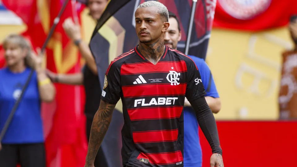 Flamengo vê mais um titular perto de adeus e técnico admite pressa por reforços
