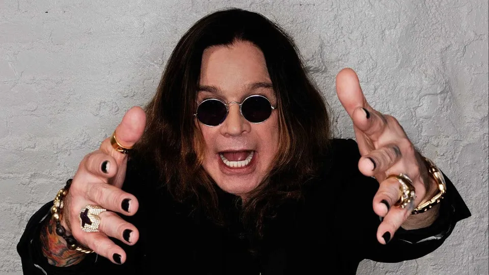 Fotofobia como de Ozzy Osbourne pode indicar doenças graves Fotofobia como de Ozzy Osbourne pode indicar doenças graves