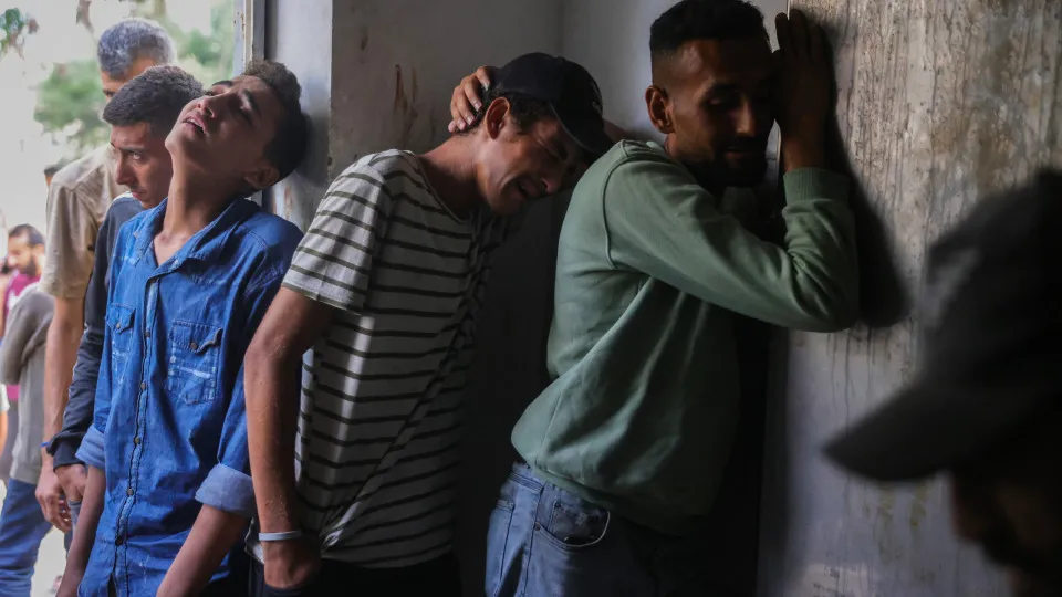 Acidente com caminhão de ajuda em Gaza mata 20 pessoas, dizem palestinos Acidente com caminhão de ajuda em Gaza mata 20 pessoas, dizem palestinos