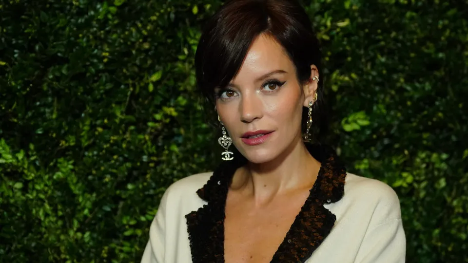 Lily Allen afirma ter feito vários abortos na juventude Lily Allen afirma ter feito vários abortos na juventude