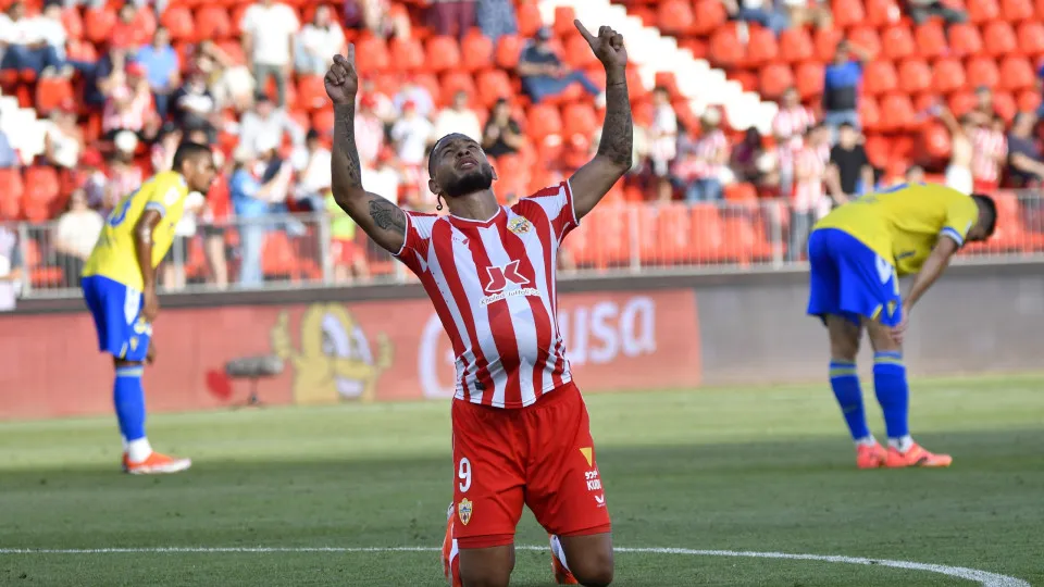 Luis Suárez supera recorde e vira reforço mais caro da história do Sporti