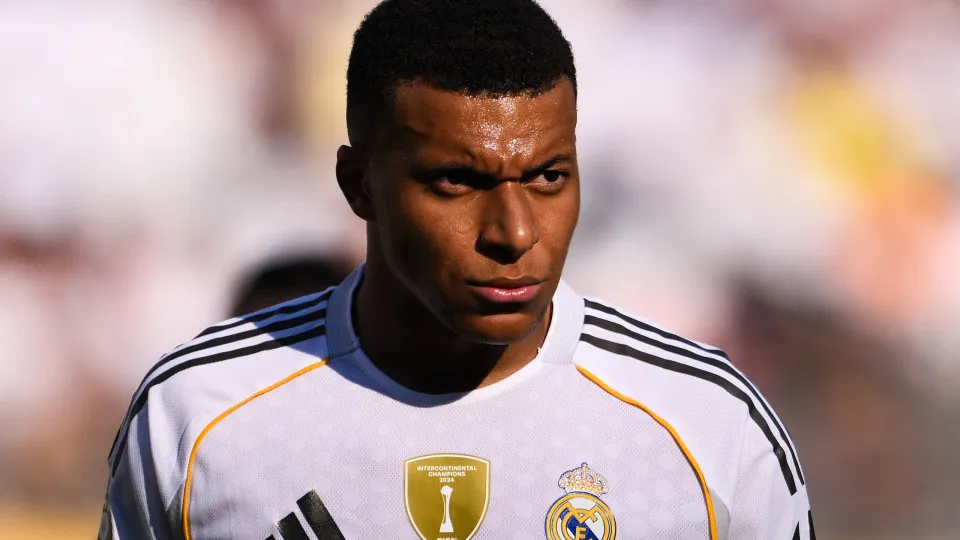 Mbappé reencontra PSG por vaga na decisão da Copa de Clubes Mbappé reencontra PSG por vaga na decisão da Copa de Clubes