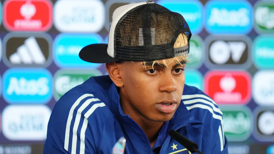 Pessoa com nanismo contratada por Yamal reage: “Deixem-nos trabalhar”