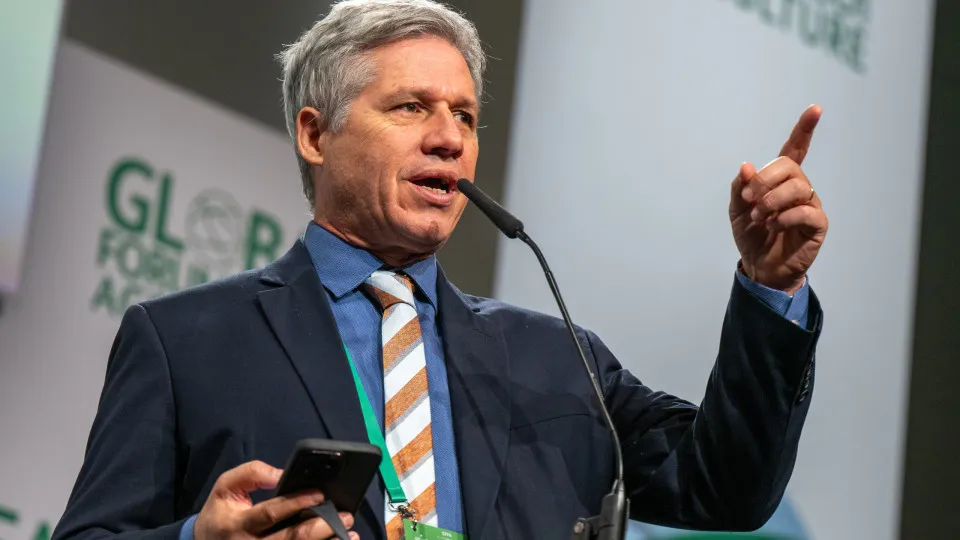 Plano Safra vai reduzir preços dos alimentos, diz ministro Plano Safra vai reduzir preços dos alimentos, diz ministro