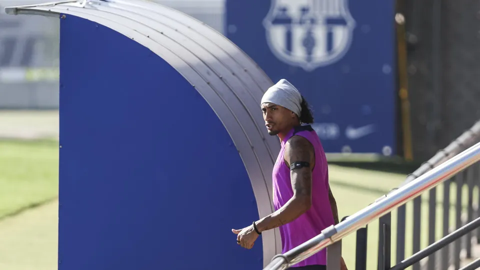 Raphinha aparece de visual novo e é comparado a Ronaldinho Gaúcho