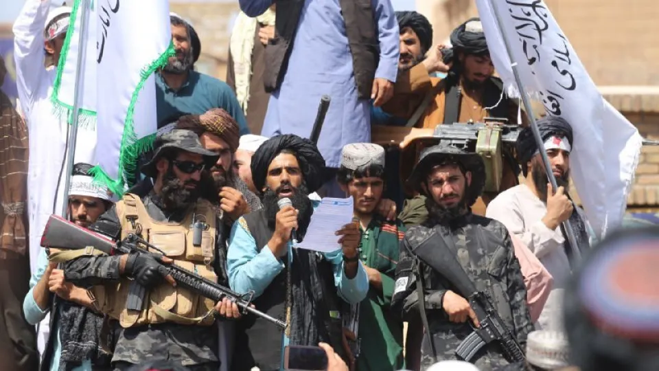 Rússia é o 1º país a reconhecer o Talibã como governo do Afeganistão