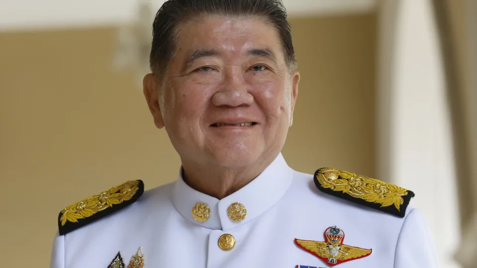 Tailândia tem terceiro premiê em três dias em meio à crise política