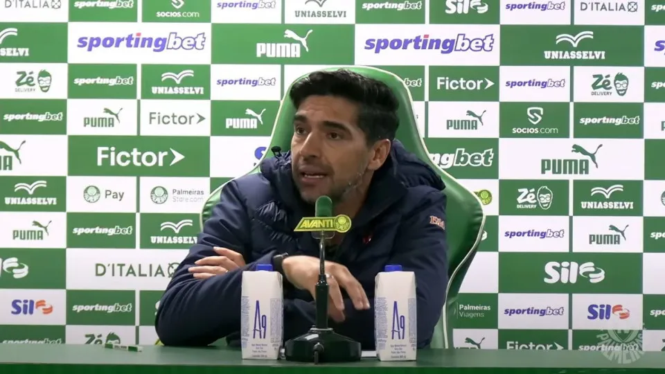 Abel: “É difícil explicar às minhas filhas por que o pai foi insultado”