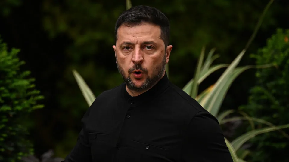 Após encontro com Putin, Trump e Zelensky conversam por telefone