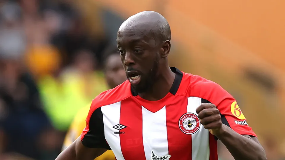 Atacante da Premier League expõe próprio clube por dificultar saída: ‘Atrapalha meu caminho’ Atacante da Premier League expõe próprio clube por dificultar saída: ‘Atrapalha meu caminho’