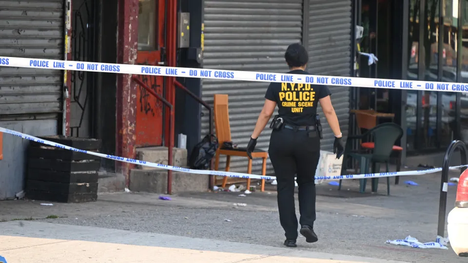 Ataque a tiros em Nova York mata 3 e fere outros 8, segundo polícia local