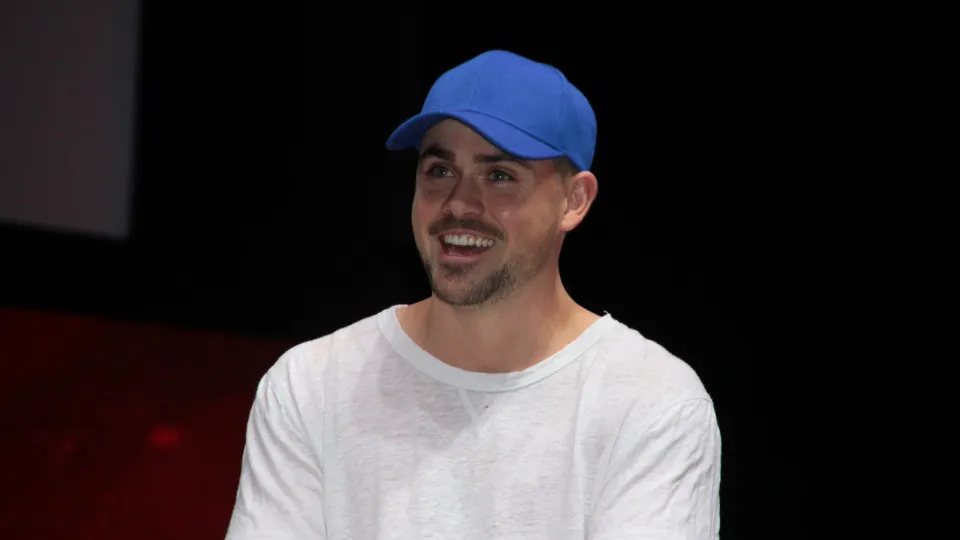 Ator explica por que ‘sumiu’ após participar de ‘Stranger Things’