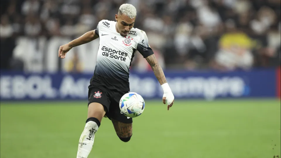 Corinthians vê confiança renovada pós-clássico, mas freia oba-oba Corinthians vê confiança renovada pós-clássico, mas freia oba-oba