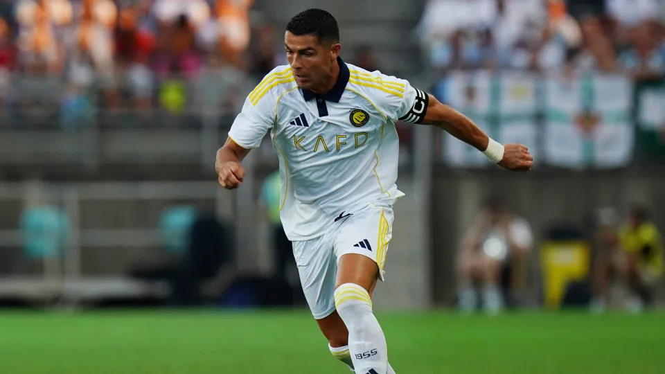 Cristiano Ronaldo marca dois gols, Al Nassr perde, mas espanhóis aplaudem Cristiano Ronaldo marca dois gols, Al Nassr perde, mas espanhóis aplaudem