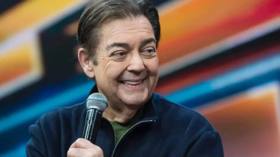 Faustão se recupera bem, apesar do estado de saúde complicado, diz João Silva