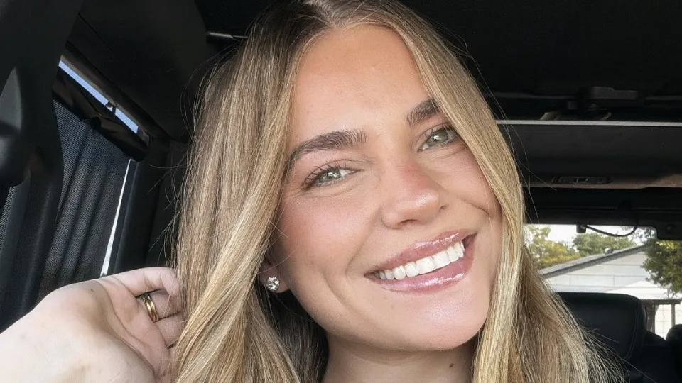 Influenciadora Emilie Kiser assume culpa por morte do filho em piscina