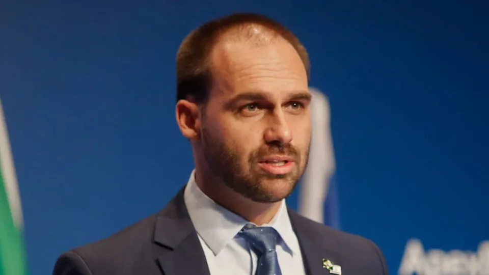 MP investiga Bolsonaro por associar Lula a regime de Assad, na Síria