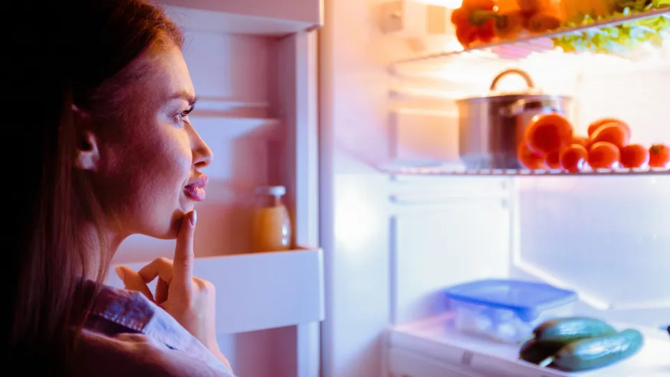 Médica revela petisco que o vai ajudar a adormecer sem dificuldade