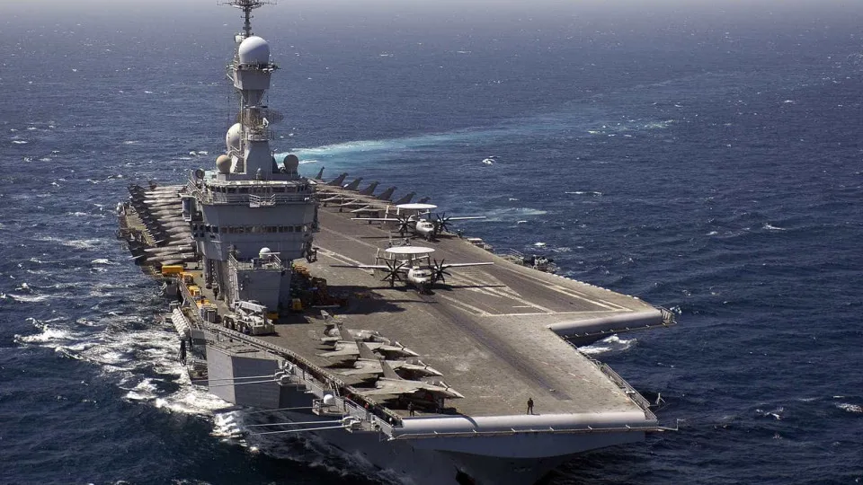 Navios enviados por Trump têm mais poder de fogo que a Venezuela