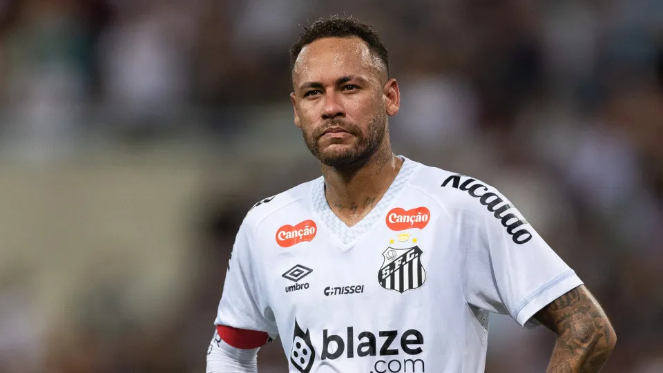 Neymar detona gramado sintético do Allianz