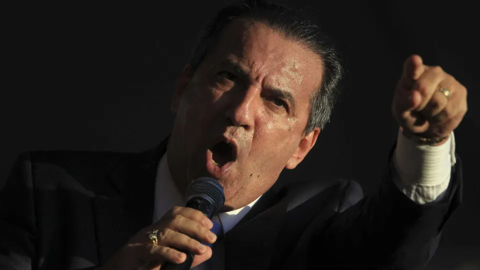 PF investiga Silas Malafaia no mesmo inquérito que Bolsonaro e Eduardo, diz TV