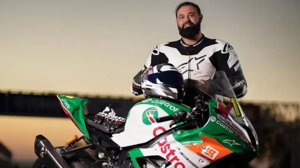 Piloto morre em prova de motociclismo em Minas Gerais Piloto morre em prova de motociclismo em Minas Gerais