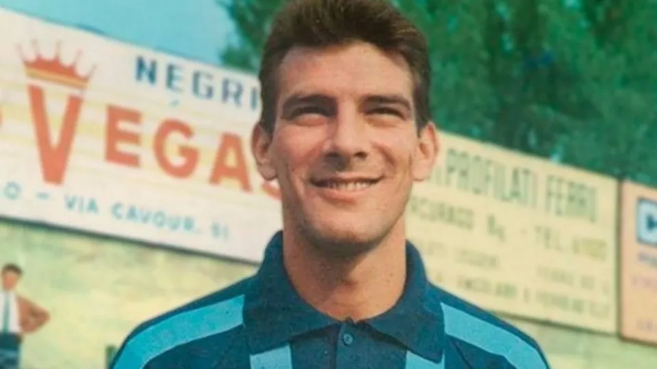 Reverenciado por Maradona, maior artilheiro brasileiro na Itália ganha biografia Reverenciado por Maradona, maior artilheiro brasileiro na Itália ganha biografia