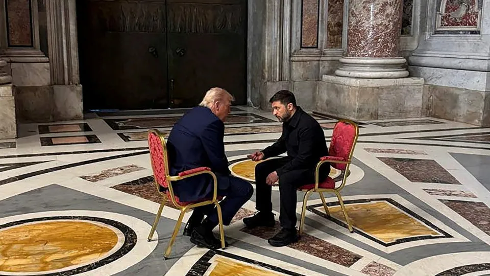 Trump e Zelenski discutem sanções a Putin antes do fim do ultimato