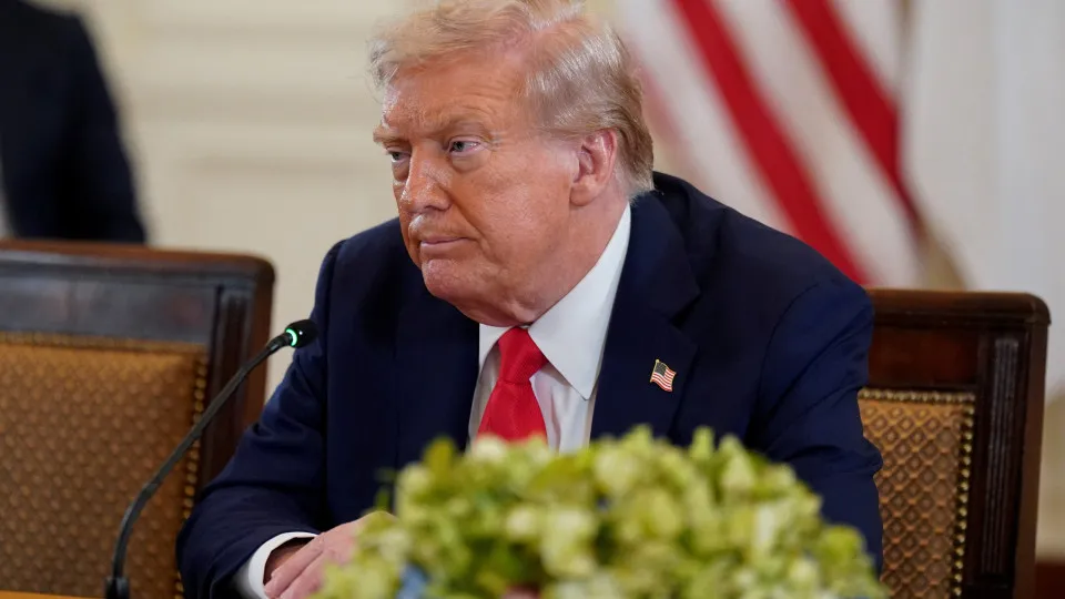 Trump pressiona Israel para acelerar suas operações militares em Gaza, diz site Trump pressiona Israel para acelerar suas operações militares em Gaza, diz site