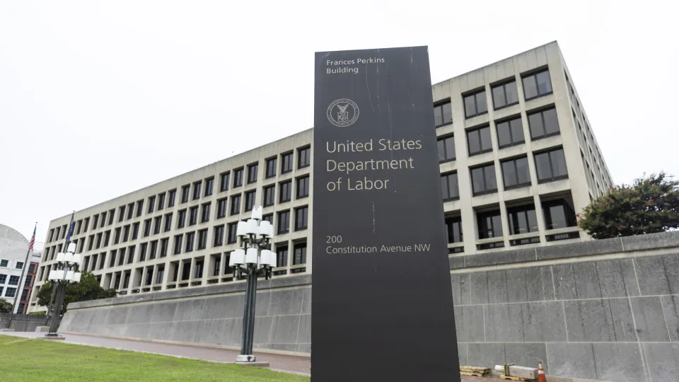 Trump nomeia conservador para gabinete de Estatísticas do Trabalho