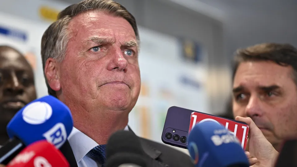 Bolsonaro é condenado a pena de 27 anos e 3 meses de prisão