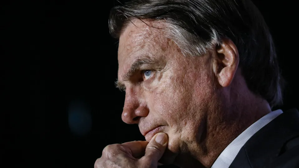 Bolsonaro pode ficar inelegível até 2062 após condenação por trama golpista