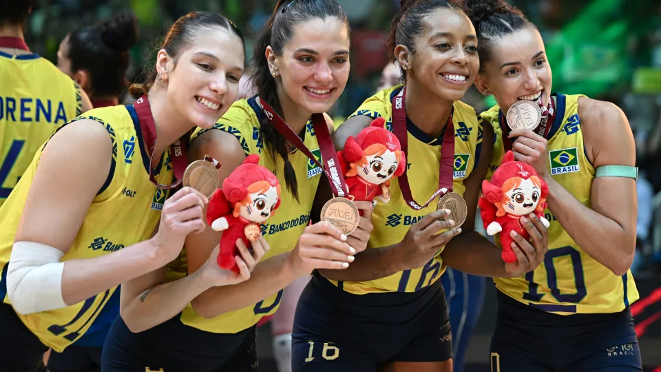 Brasil bate o Japão e conquista o bronze no Mundial de vôlei