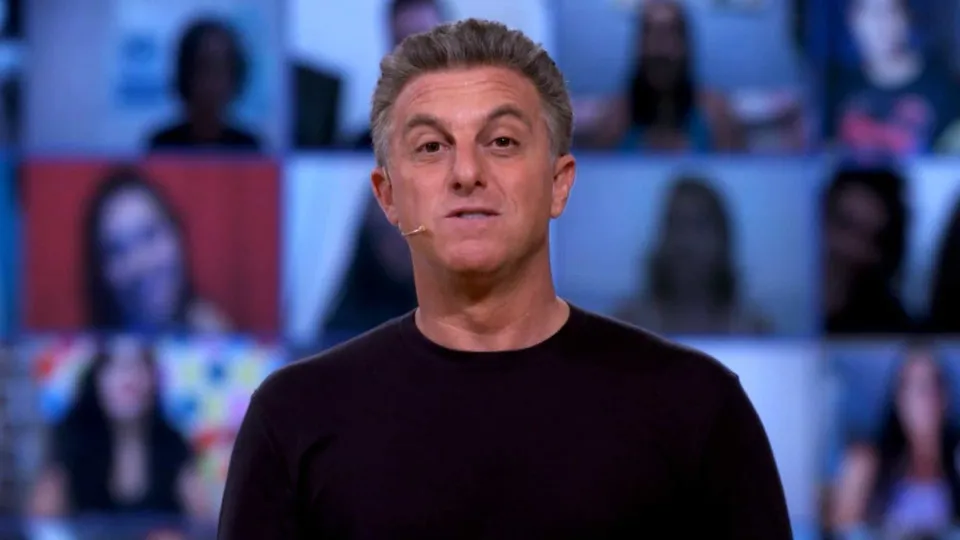 Luciano Huck dá resposta ao vivo após ser chamado de chato por Craque Neto