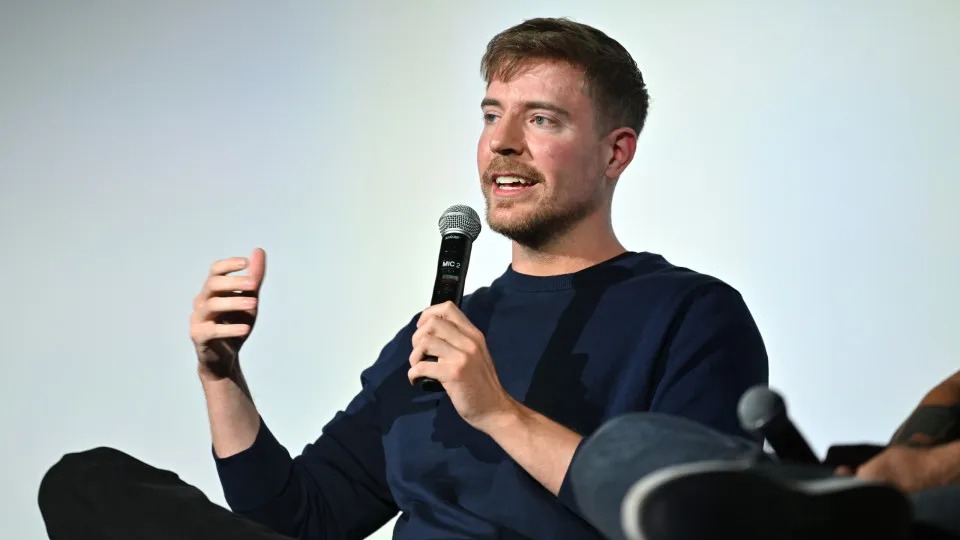 MrBeast está considerando entrar no mundo dos smartphones