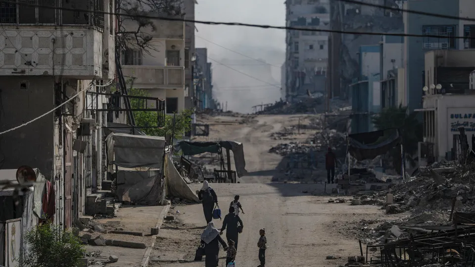 Novo bombardeamento de Israel em Gaza mata pelo menos 26 pessoas