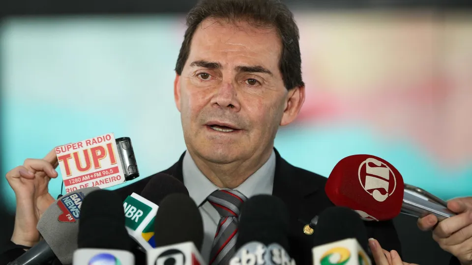 PL ataca Paulinho, Aécio e Temer em reunião