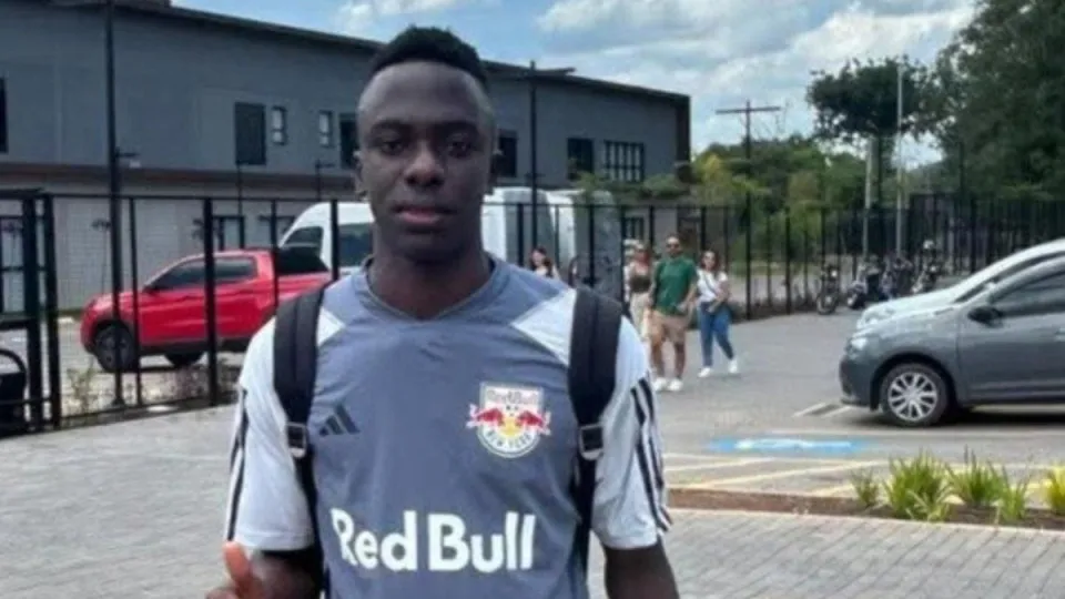 Promessa colombiana morre em acidente antes de assinar com equipe dos EUA