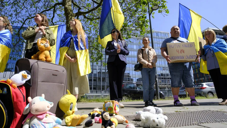 Relatório revela uso de crianças ucranianas em fábricas militares russas