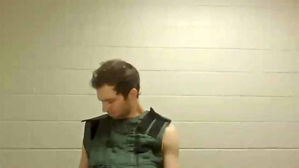 Suspeito de matar Charlie Kirk usa traje antisuicídio e pode ter pena de