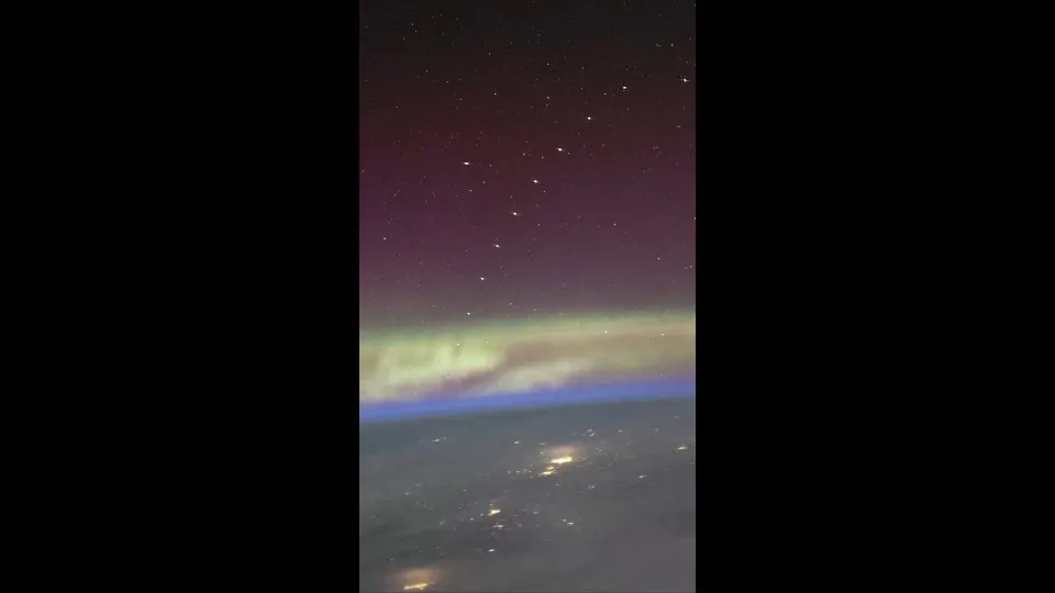 Astronauta registra da órbita “trem” de satélites Starlink da SpaceX