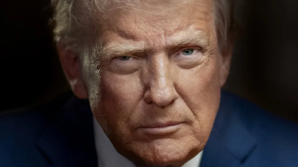 Cantor de ‘Danger Zone’ exige que Donald Trump tire do ar vídeo de IA com a faixa